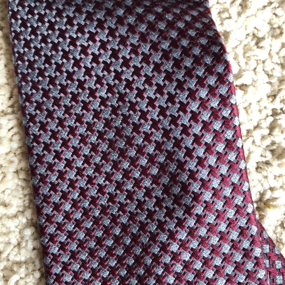 Craft & Barrow Burgundy & Gray Houndstooth Tie - Picture 3 of 4